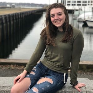 Meet your Posher, Danielle